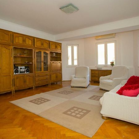 Apis Split Apartment Bagian luar foto