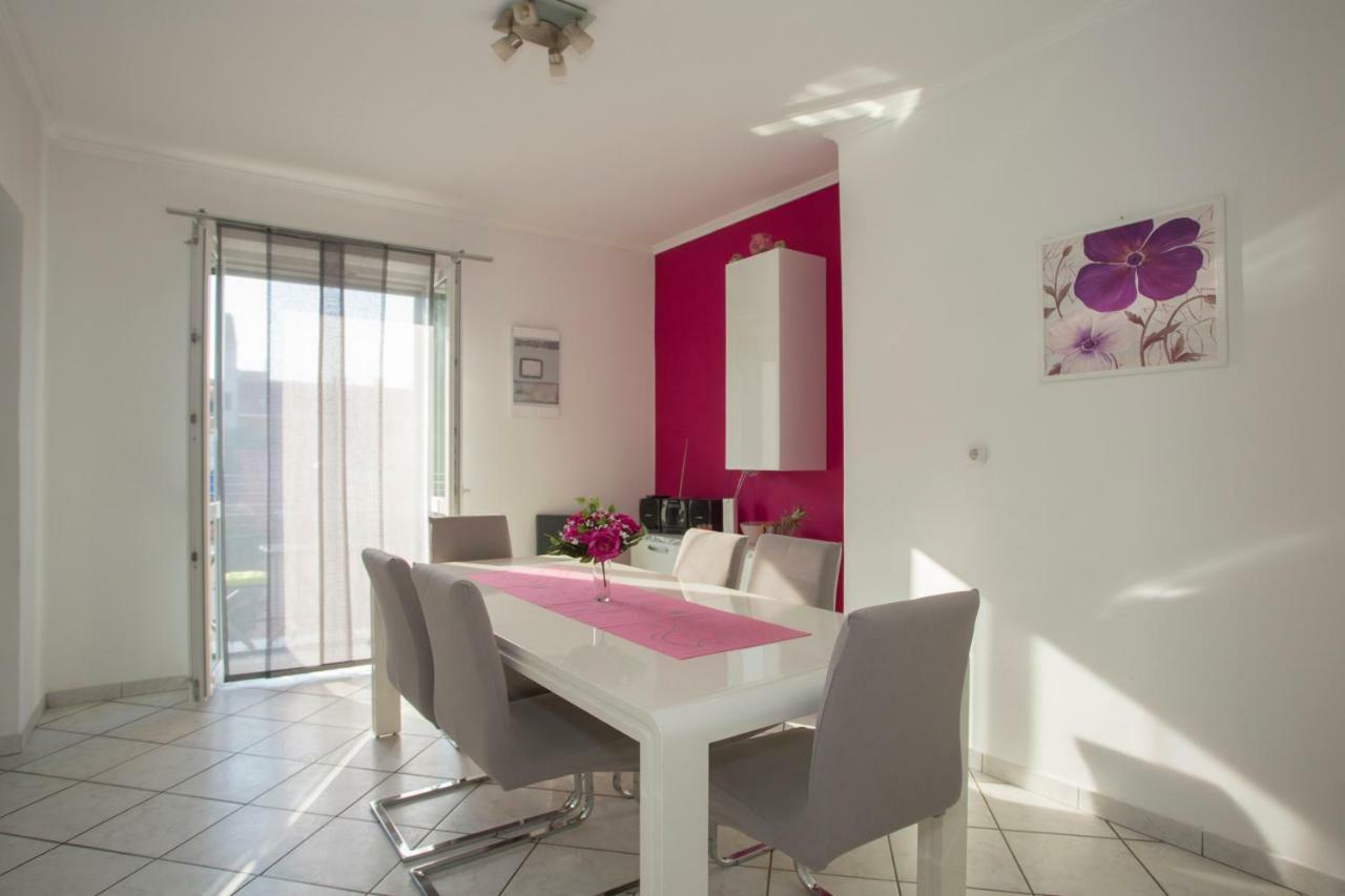 Apis Split Apartment Bagian luar foto
